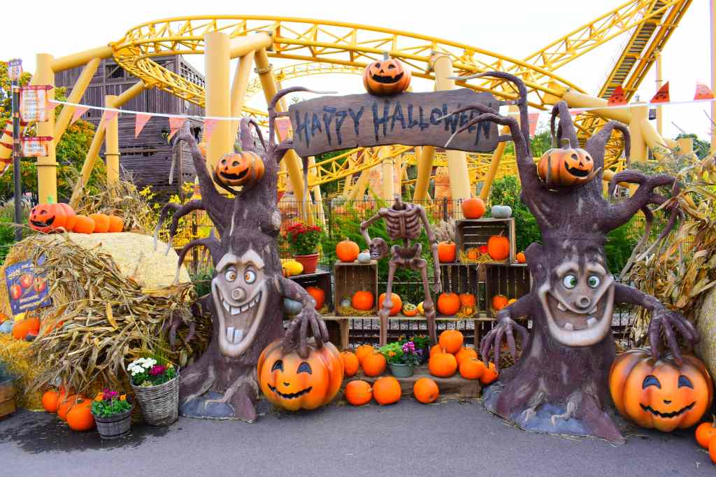 Stop 1 – The Annex and Paultons&nbsp;Park